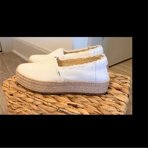 TOMS Cream Canvas Espadrille Slip-On with Rope Sole